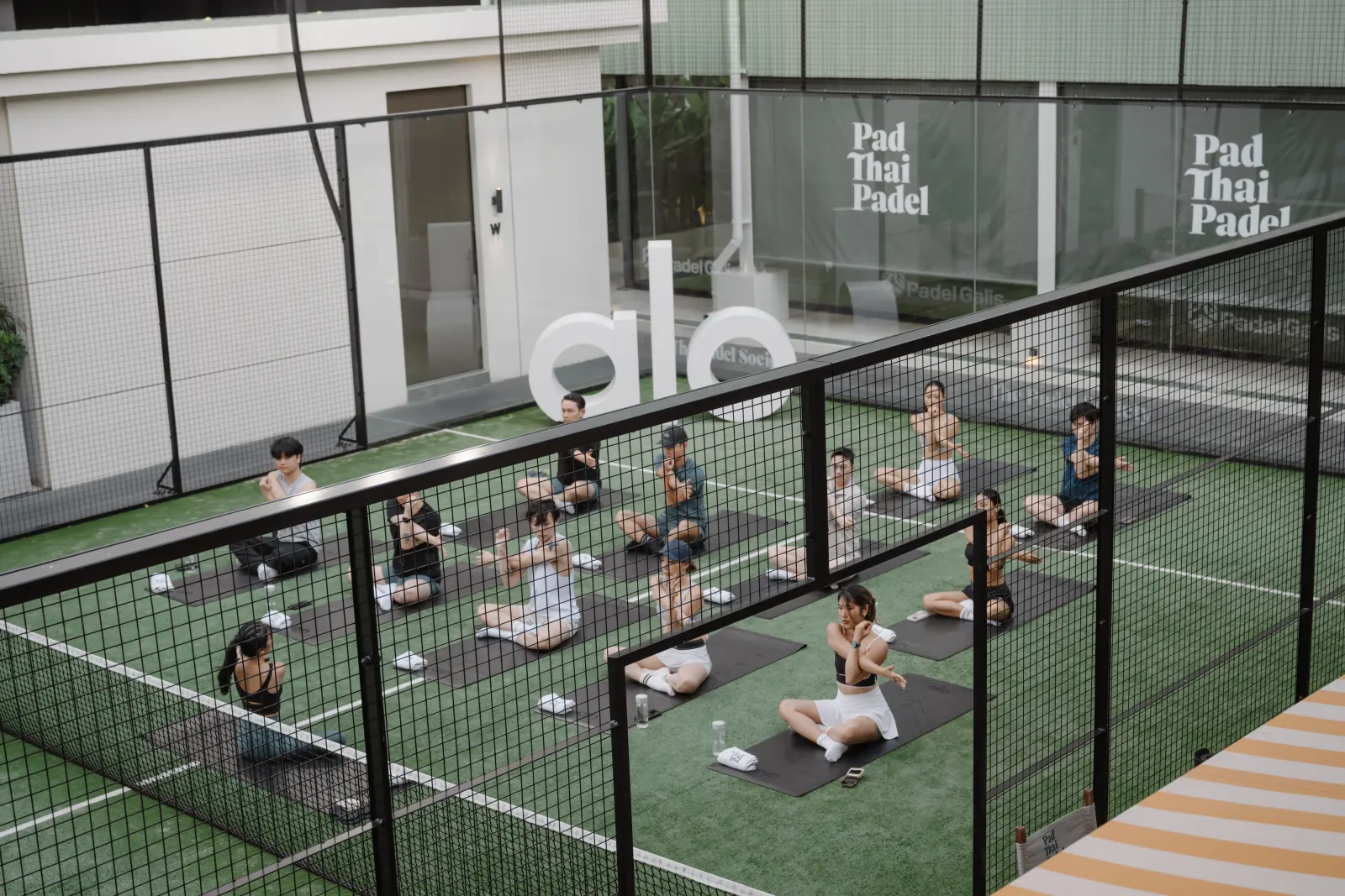 Match play on court at Pad Thai Padel Rama 4